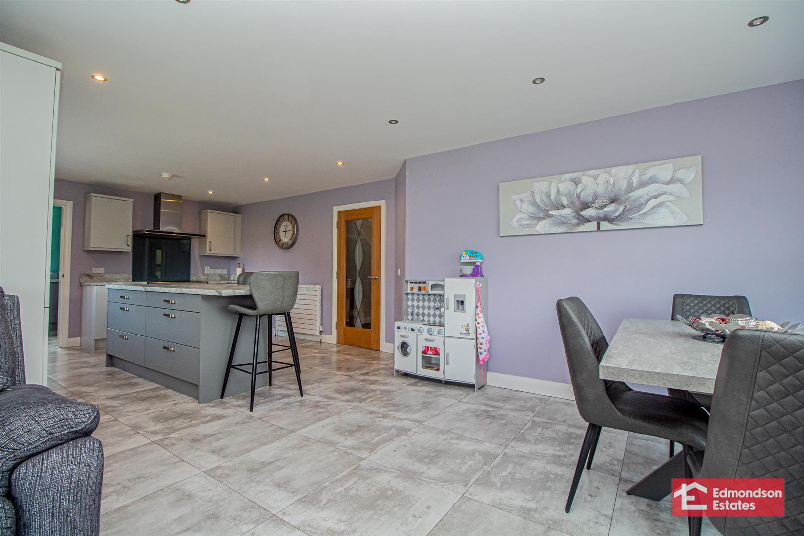 1 Parkfield Road 9 of 38