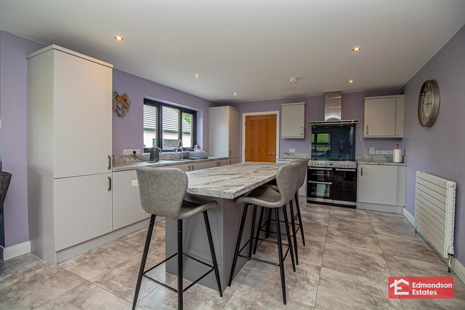 1 Parkfield Road 11 of 38