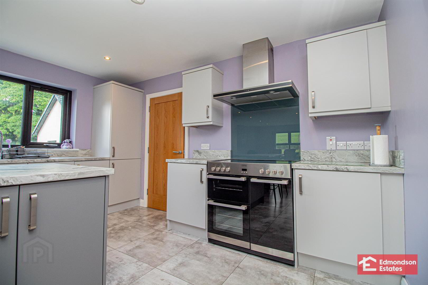 1 Parkfield Road 15 of 38