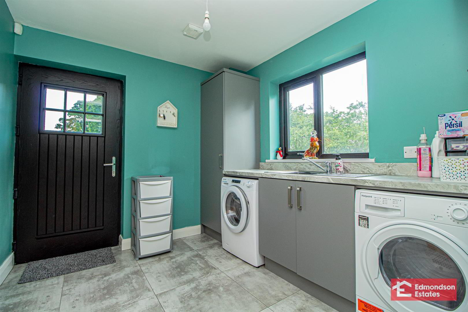 1 Parkfield Road 16 of 38