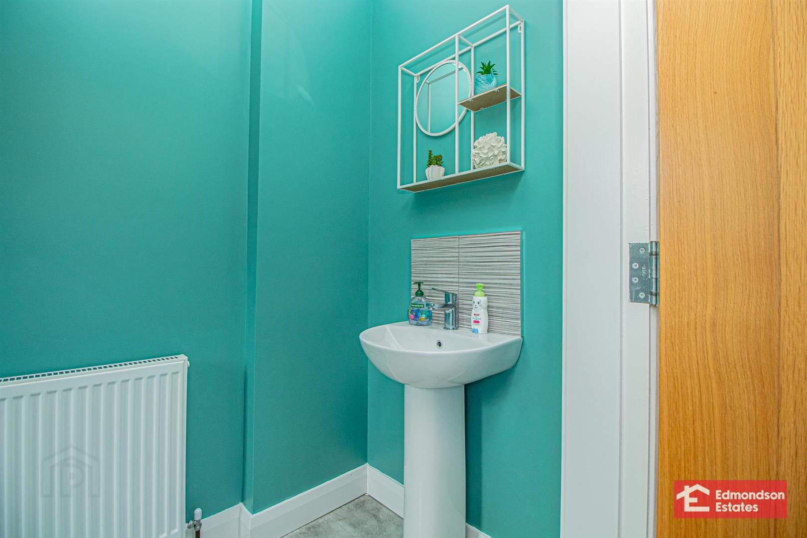 1 Parkfield Road 17 of 38