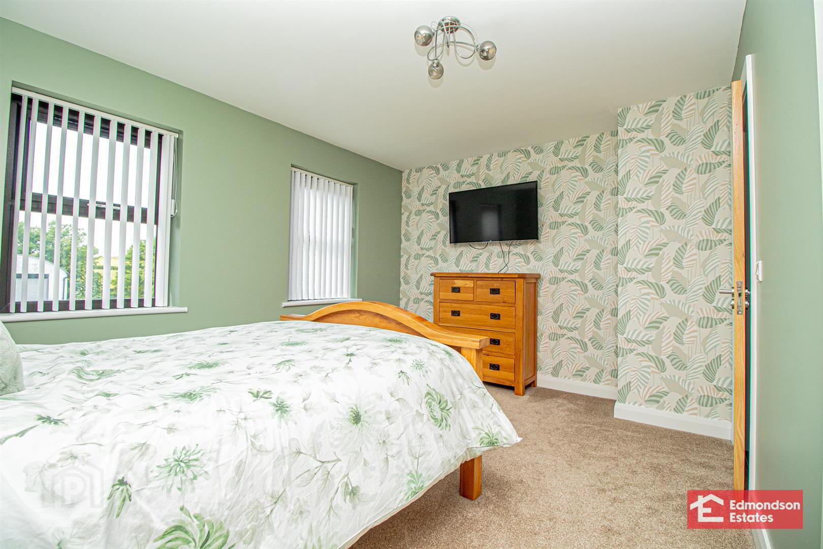 1 Parkfield Road 24 of 38