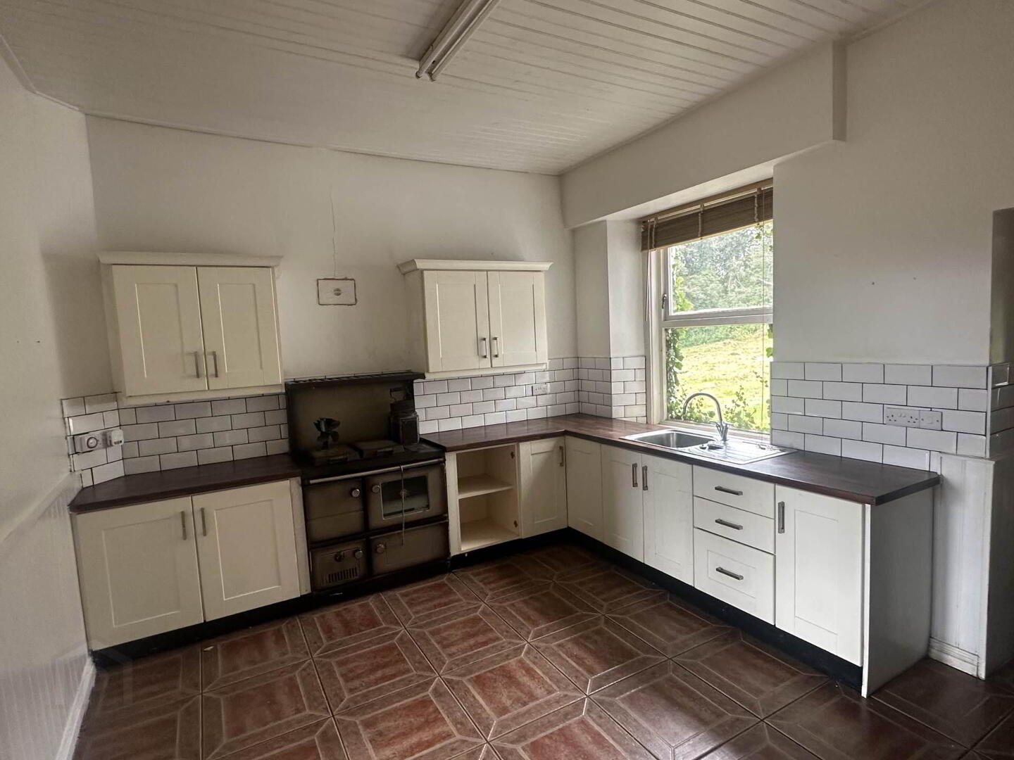 The Grove, Drumskellan 12 of 39