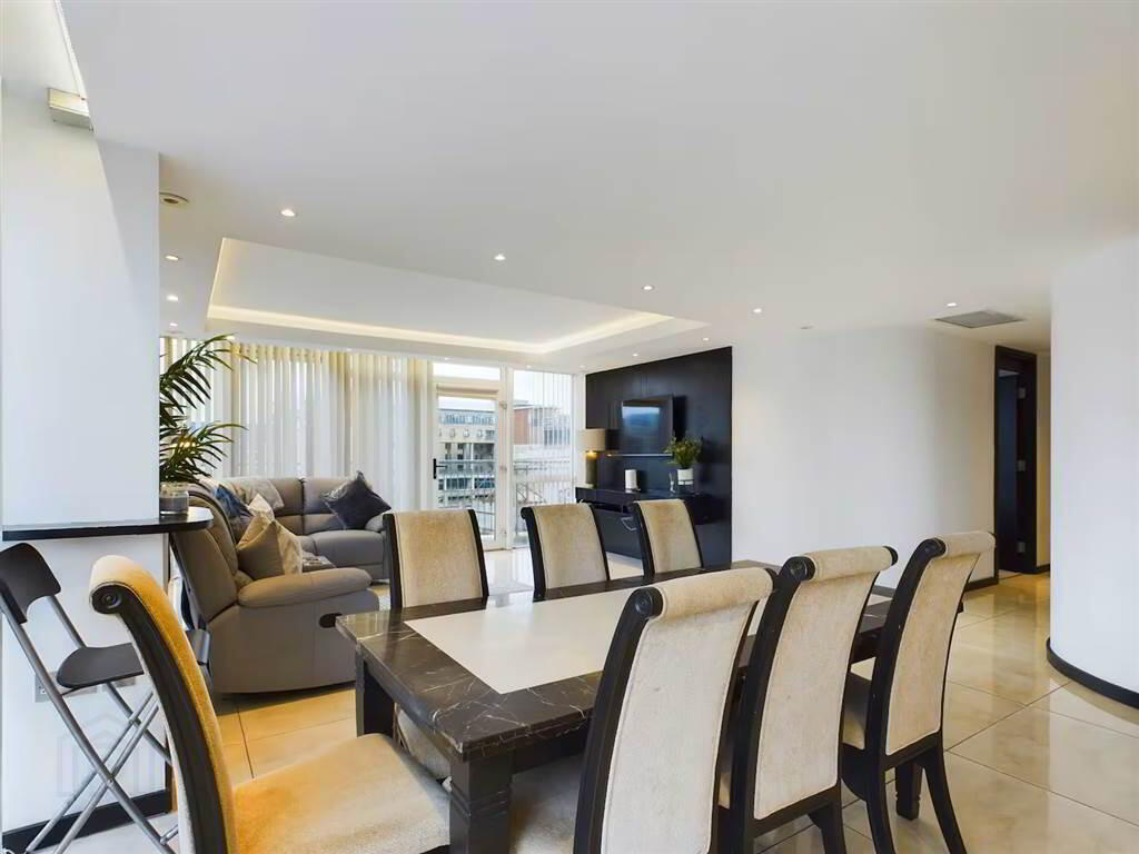 No, 18 Shaftesbury Court 13 of 17