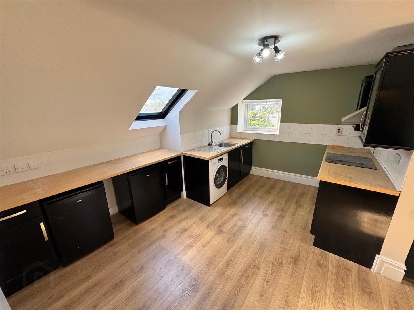 Flat 1, 49 High Street 8 of 11