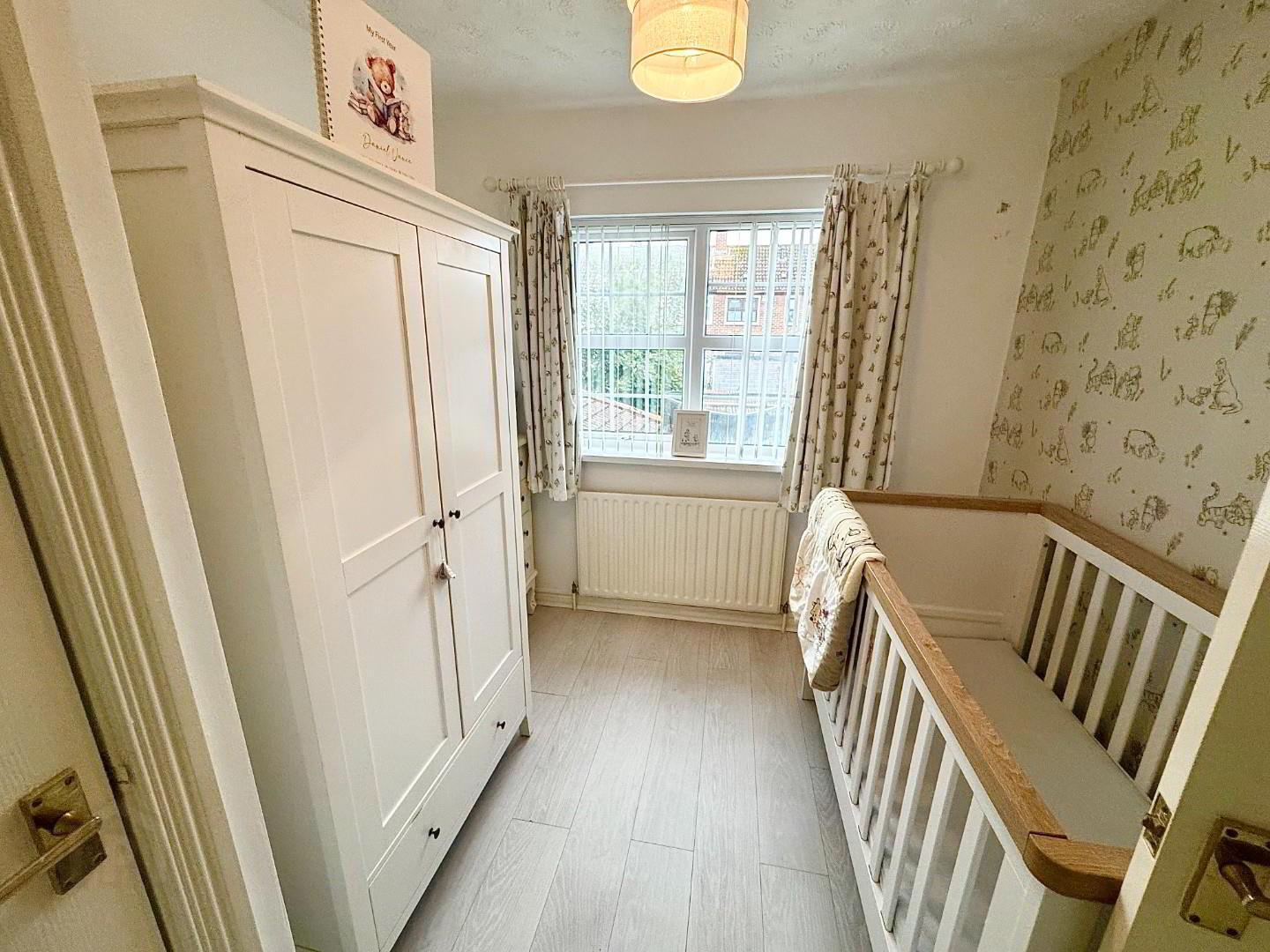 33 Dunmore Gardens 3 of 16