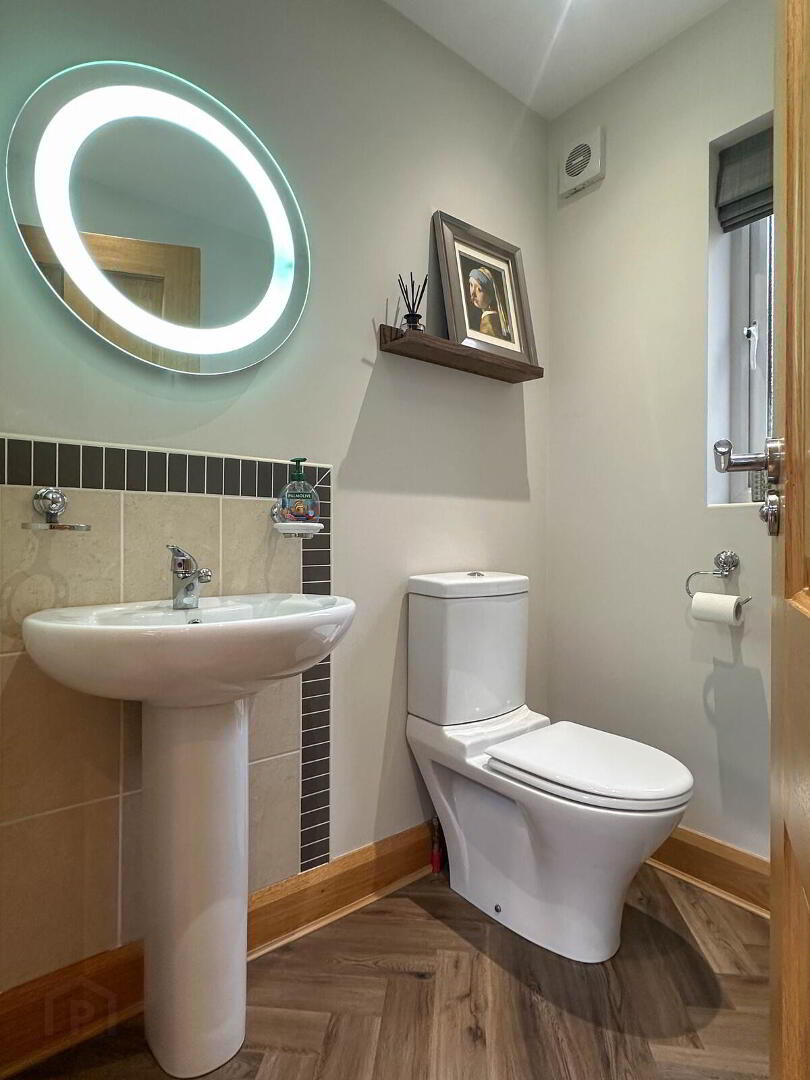 100b Lodge Road 8 of 69