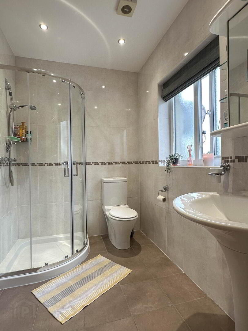 100b Lodge Road 40 of 69