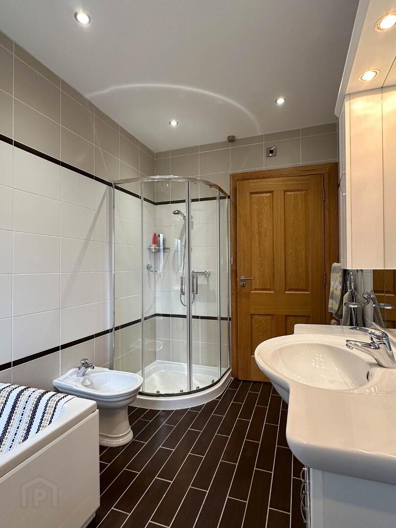 100b Lodge Road 57 of 69