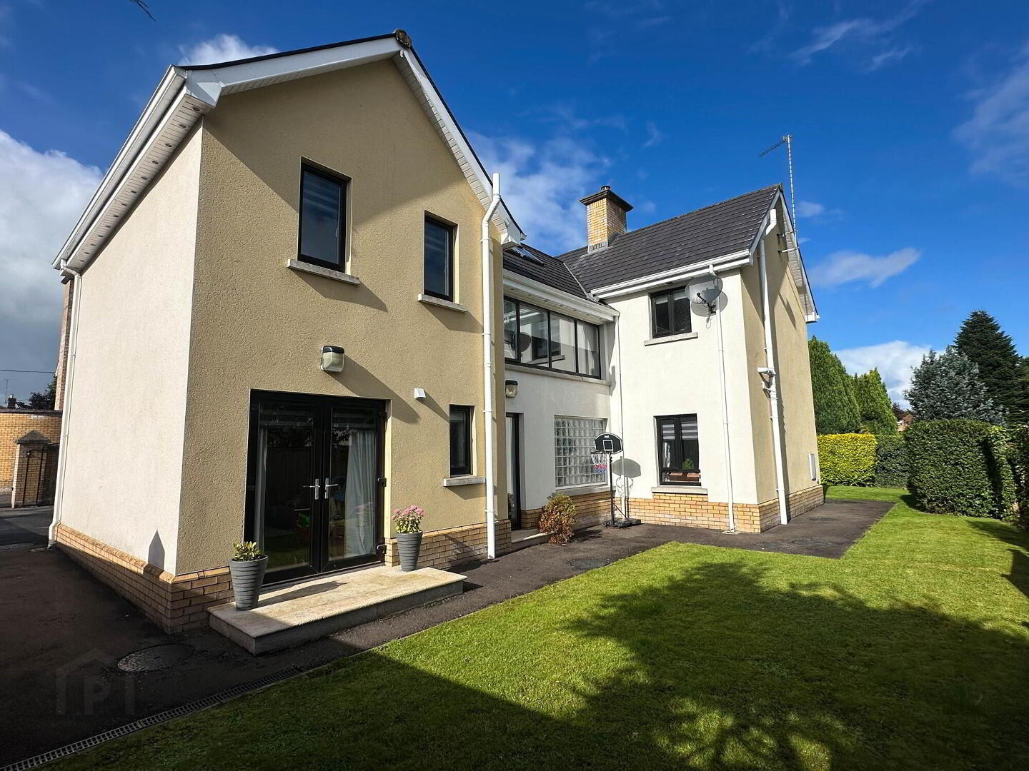 100b Lodge Road 64 of 69