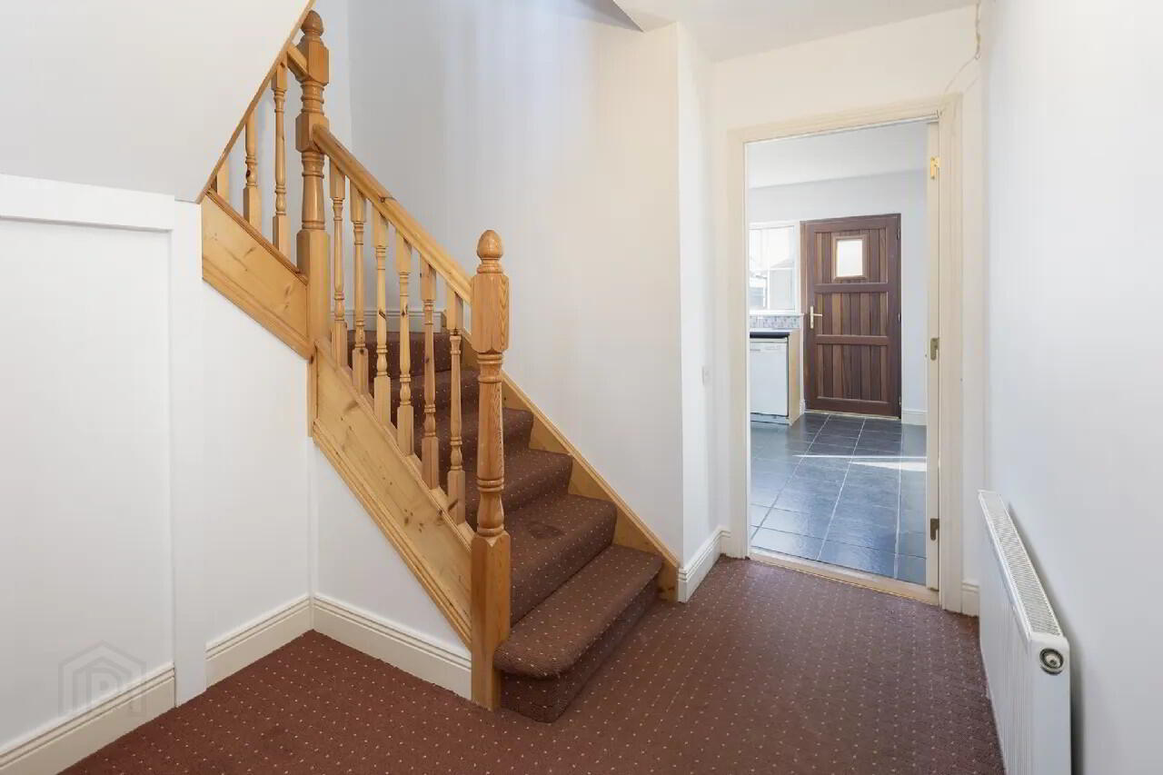 15 Hazel Court 2 of 15