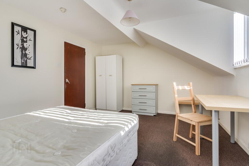 Flat 2, 2 Magdala Street 6 of 10