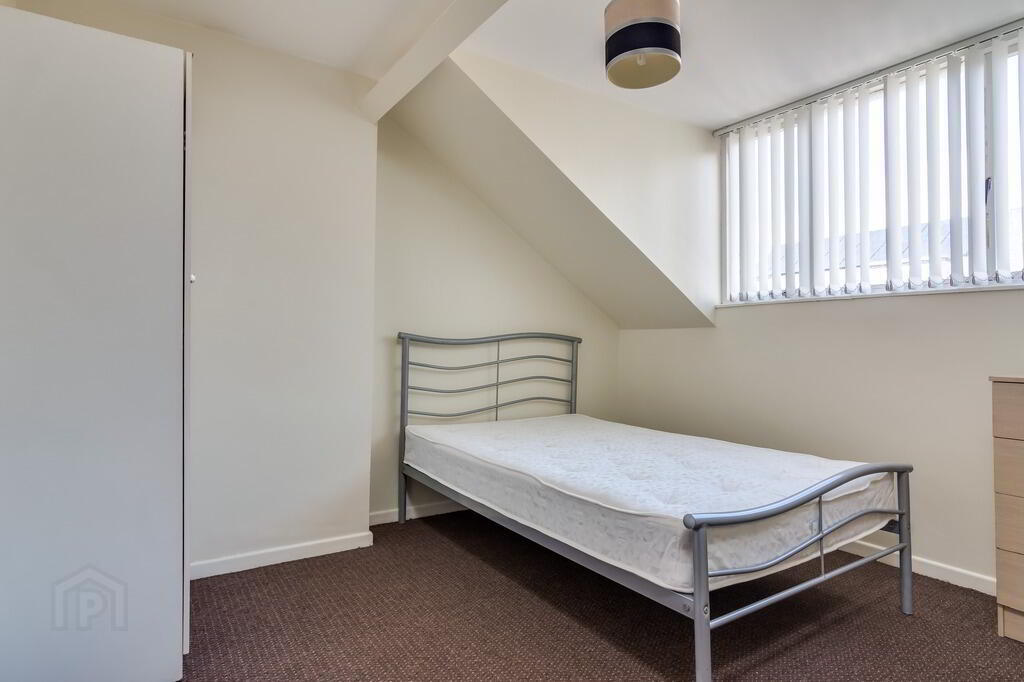 Flat 2, 2 Magdala Street 7 of 10