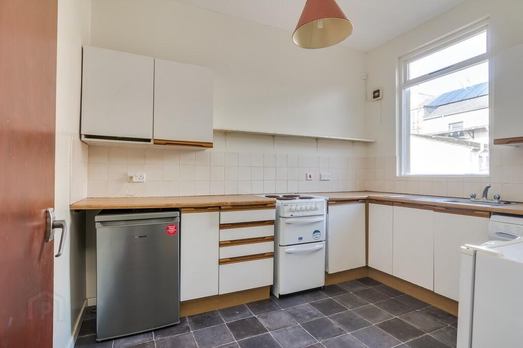 Flat 2, 2 Magdala Street 8 of 10