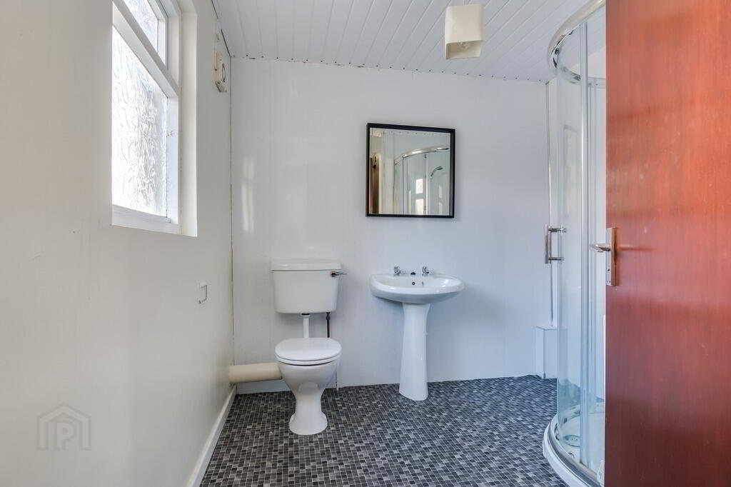 Flat 2, 2 Magdala Street 9 of 10