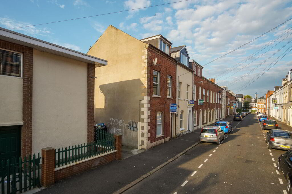 Flat 2, 2 Magdala Street 2 of 10