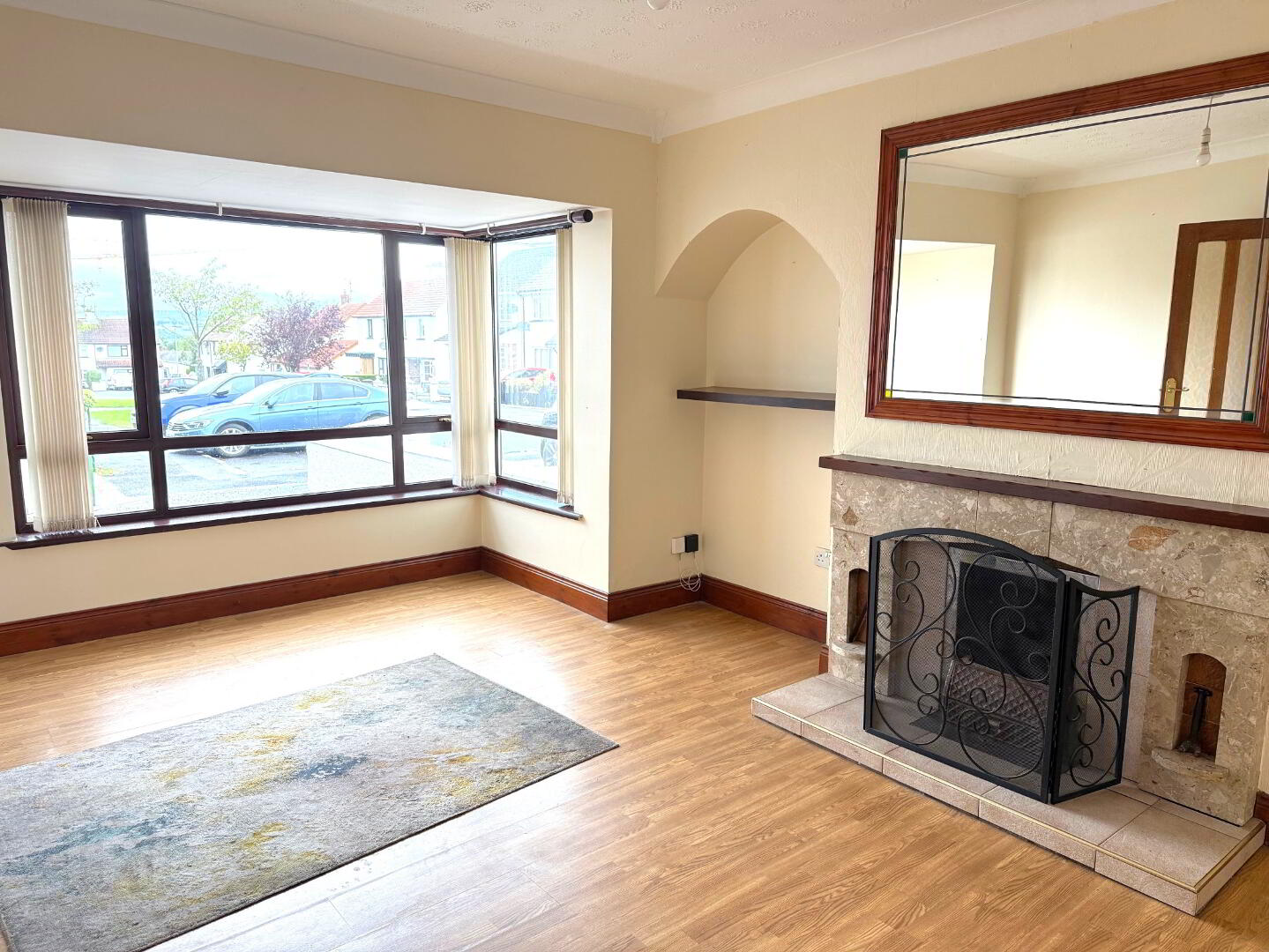 property description image