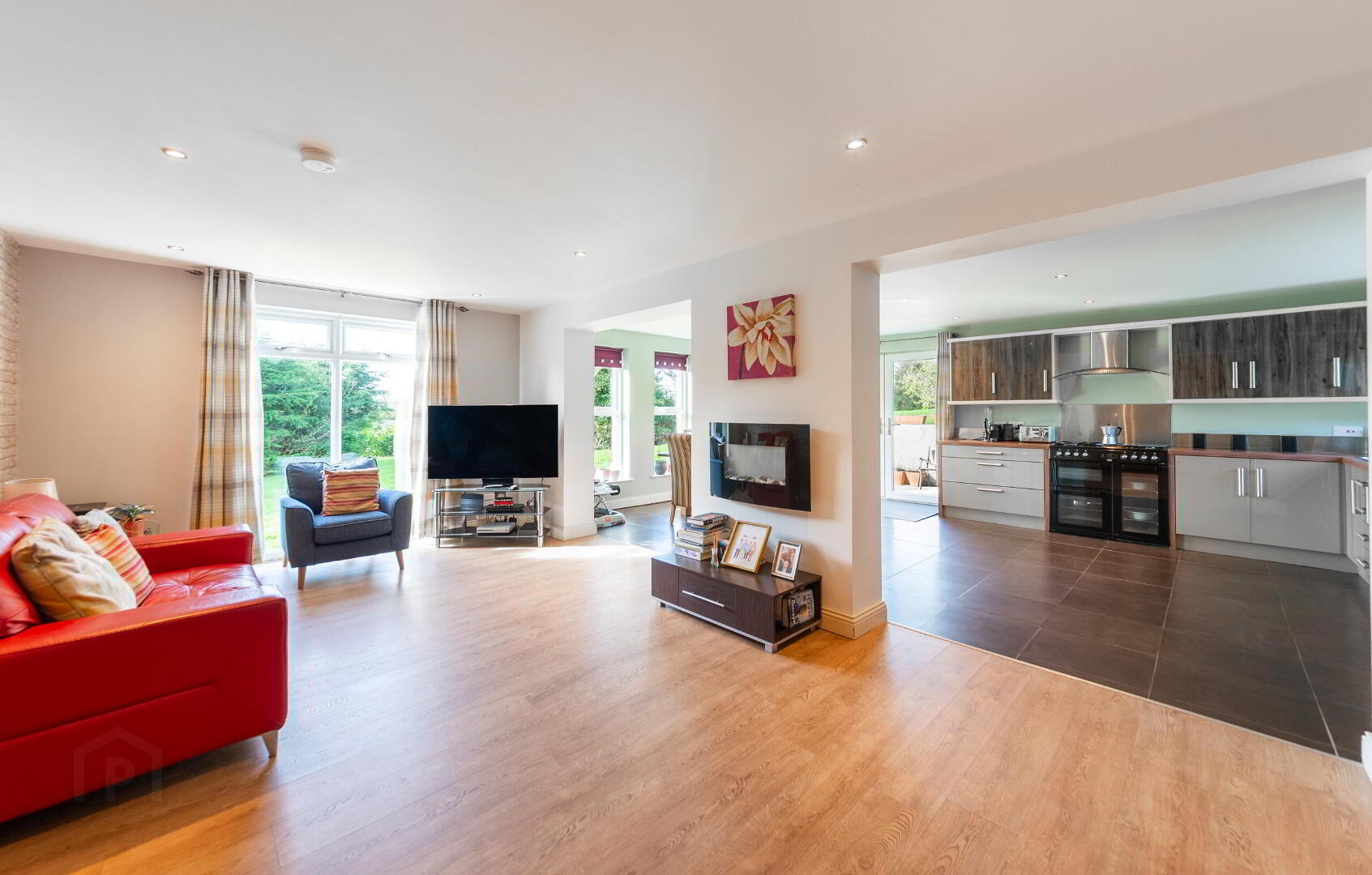 24 Crossgar Road East 19 of 49