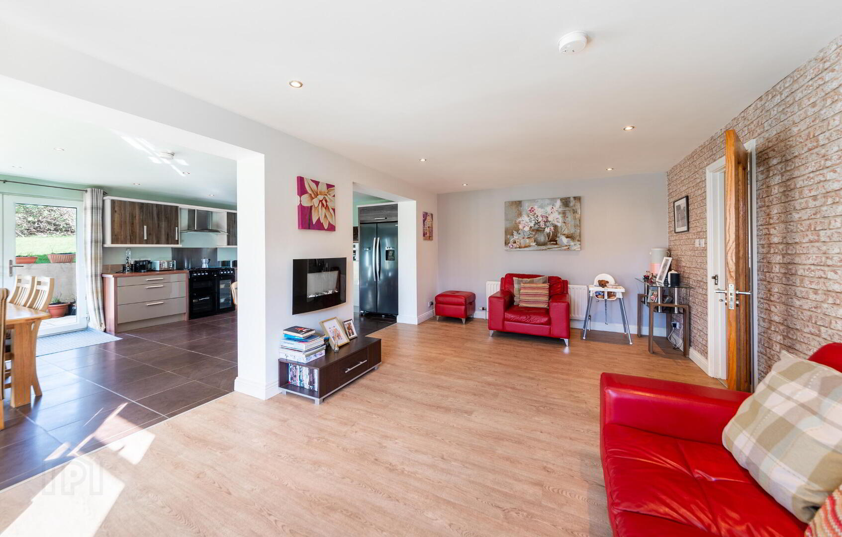 24 Crossgar Road East 20 of 49