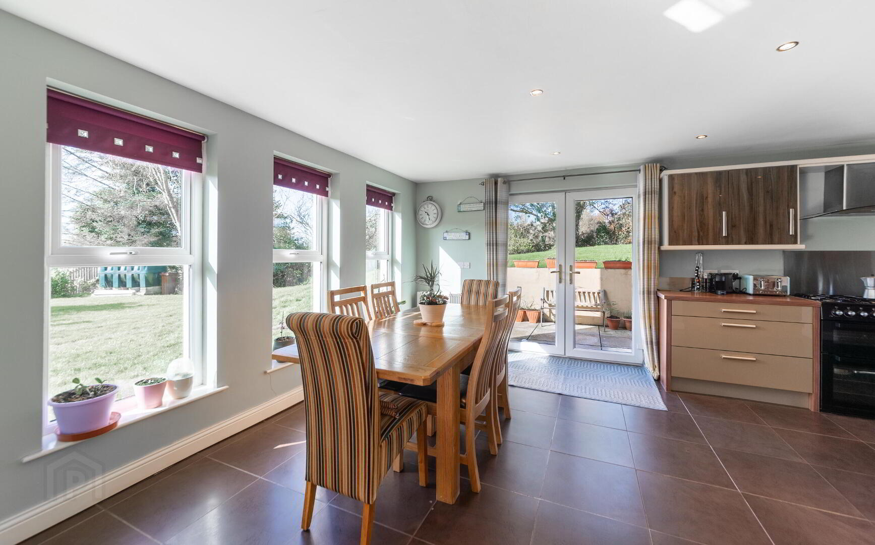 24 Crossgar Road East 26 of 49