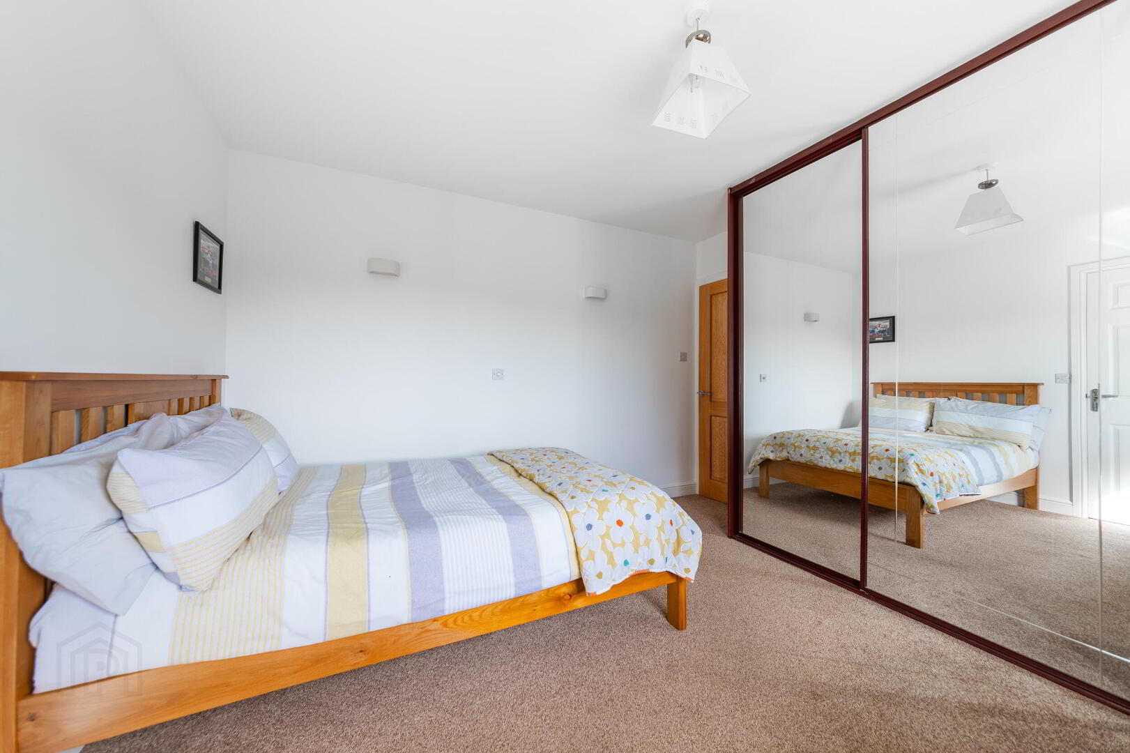 24 Crossgar Road East 40 of 49