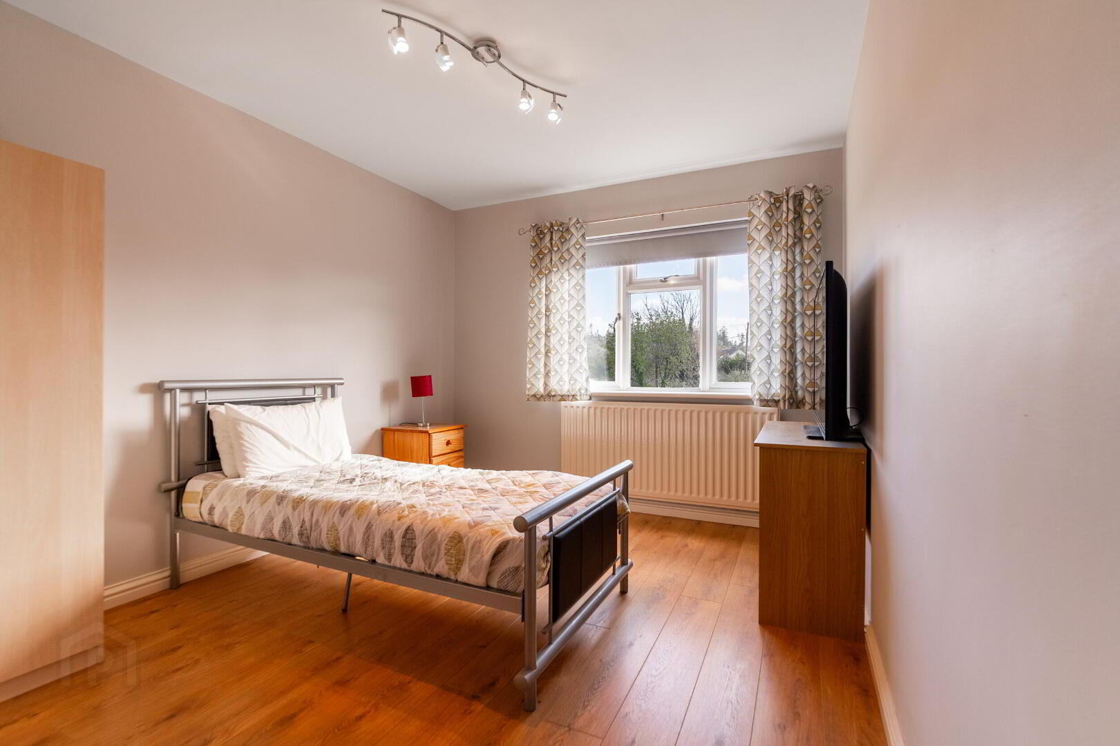 24 Crossgar Road East 43 of 49