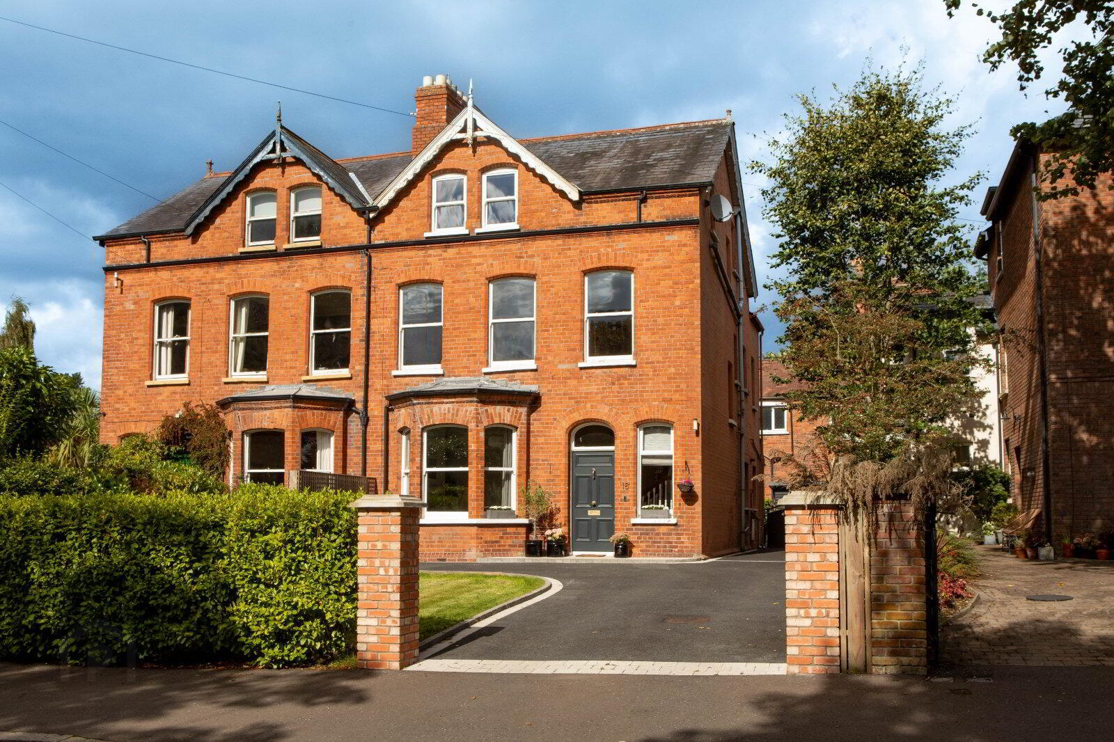18 Kirkliston Drive 1 of 32