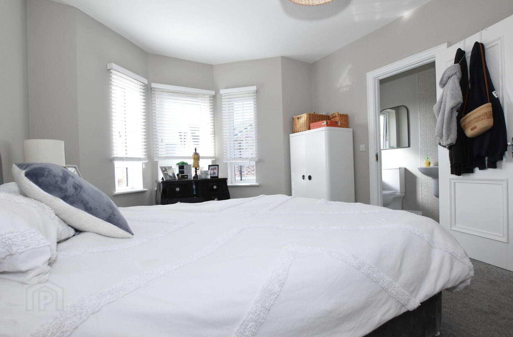 11 Rowanvale Crescent 20 of 29