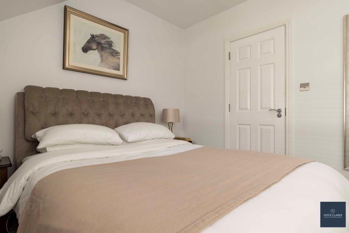 Apartment 3 14 Highgrove Meadows 9 of 29