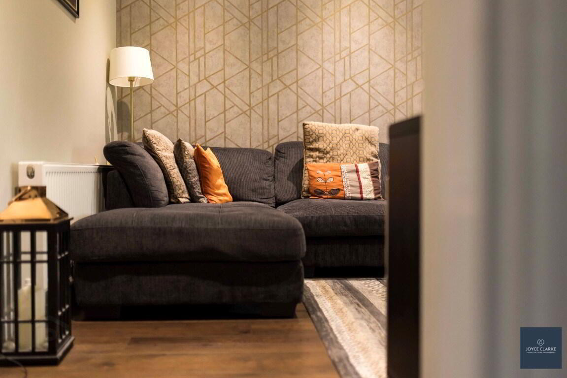 Apartment 3 14 Highgrove Meadows 13 of 29