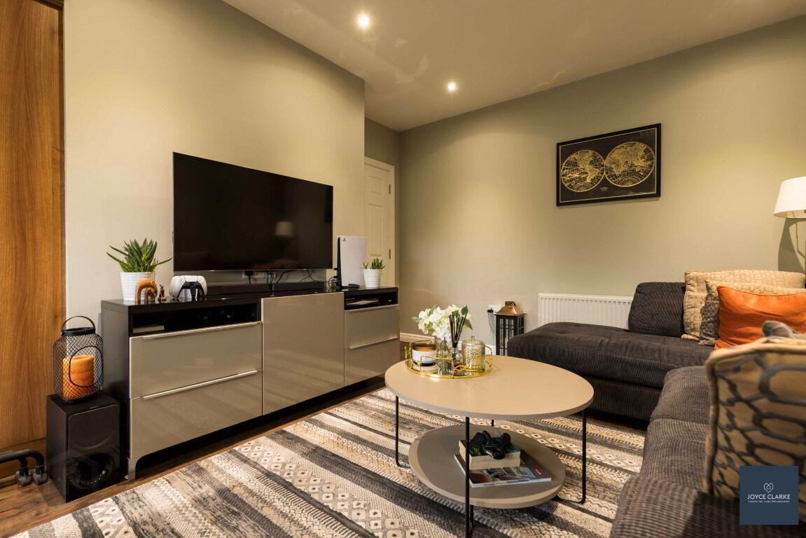 Apartment 3 14 Highgrove Meadows 17 of 29