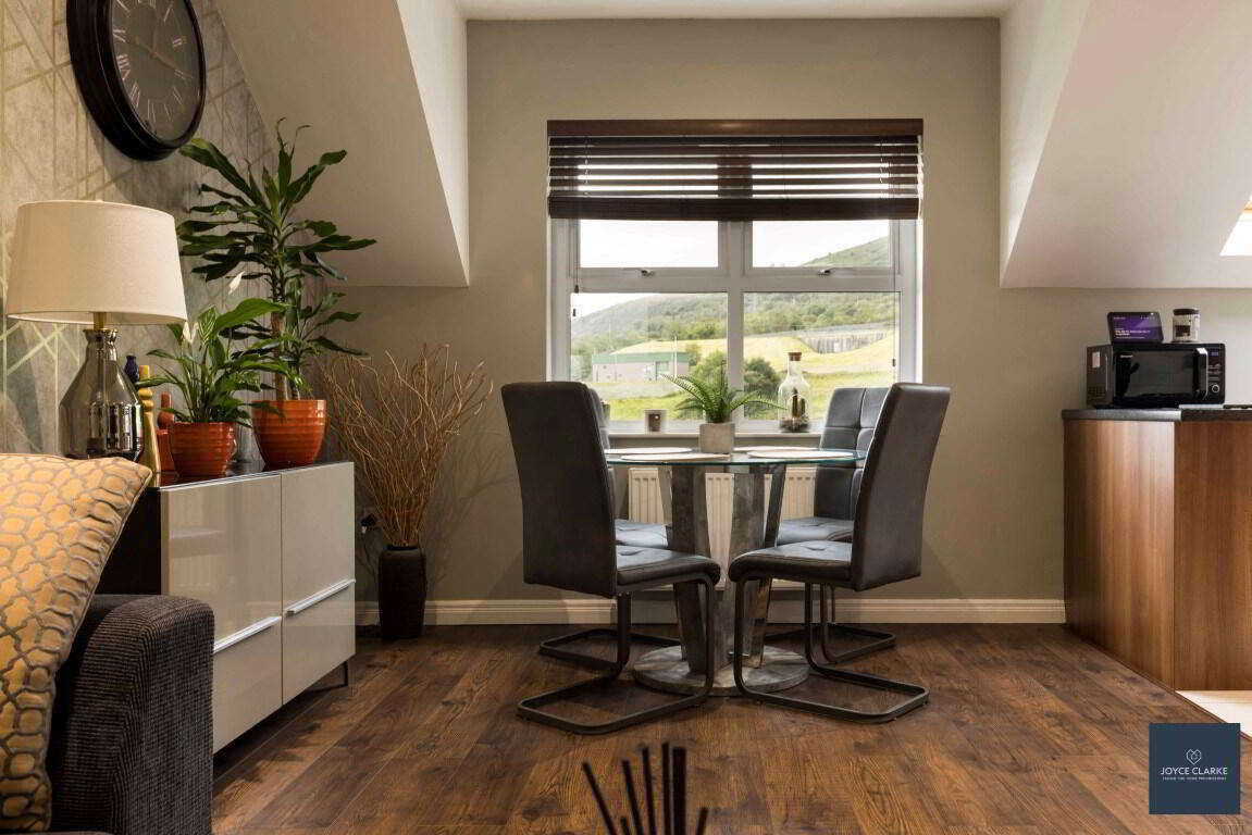 Apartment 3 14 Highgrove Meadows 20 of 29