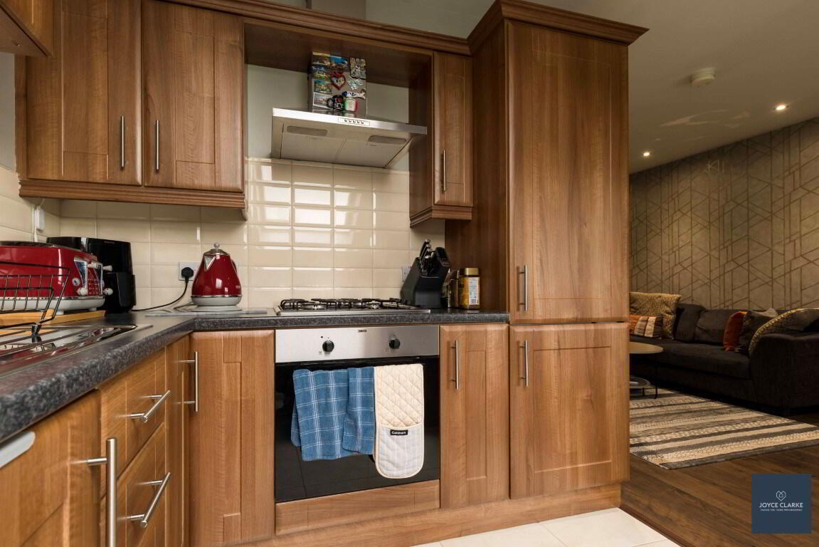 Apartment 3 14 Highgrove Meadows 25 of 29