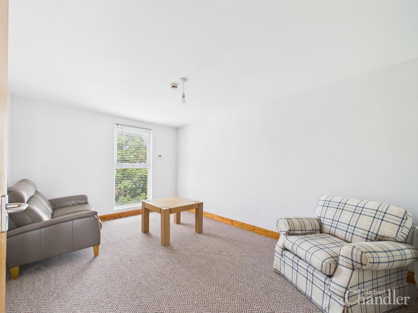 Apt 3, 74 Fitzroy Avenue 3 of 8