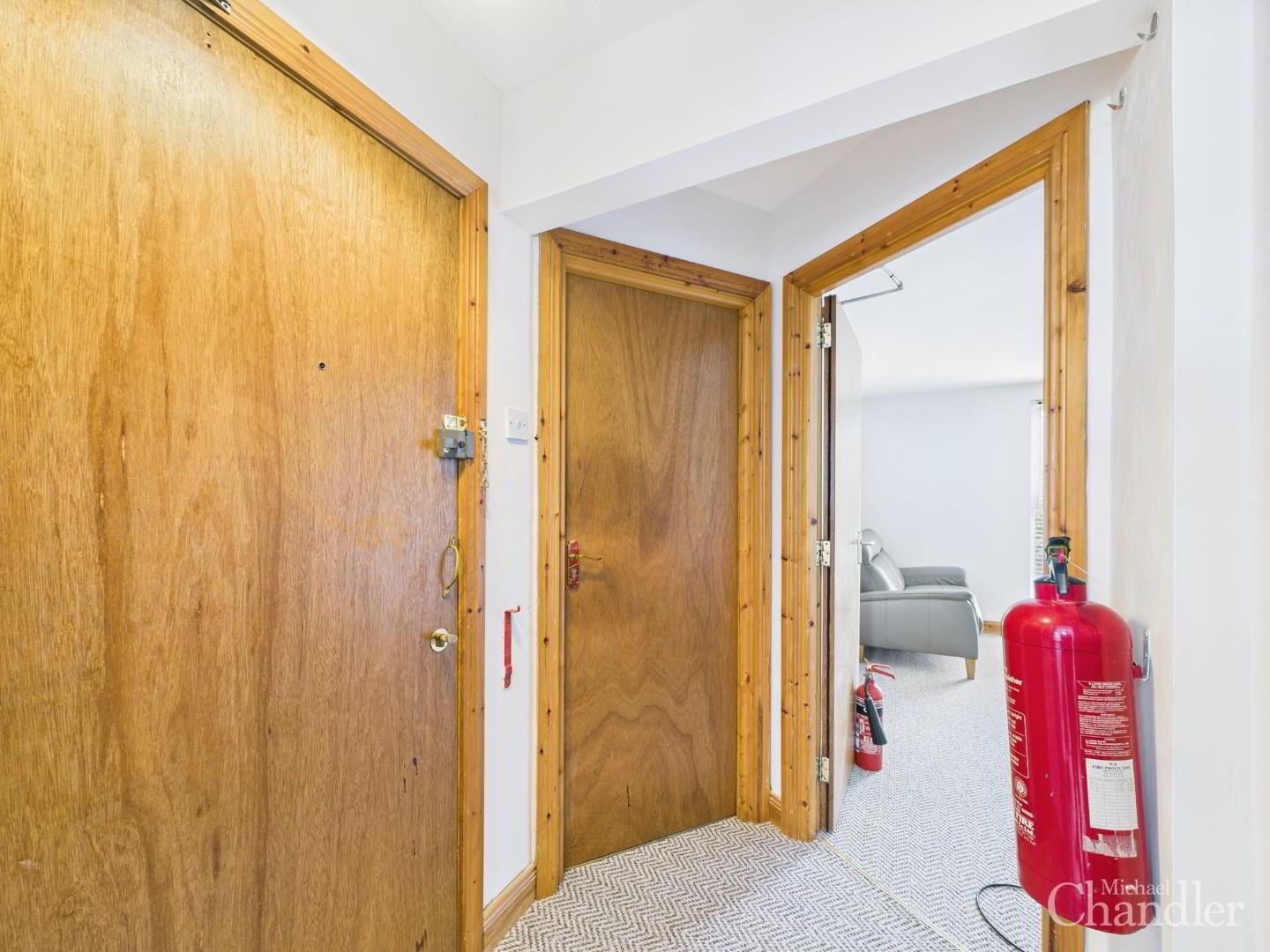 Apt 3, 74 Fitzroy Avenue 2 of 8