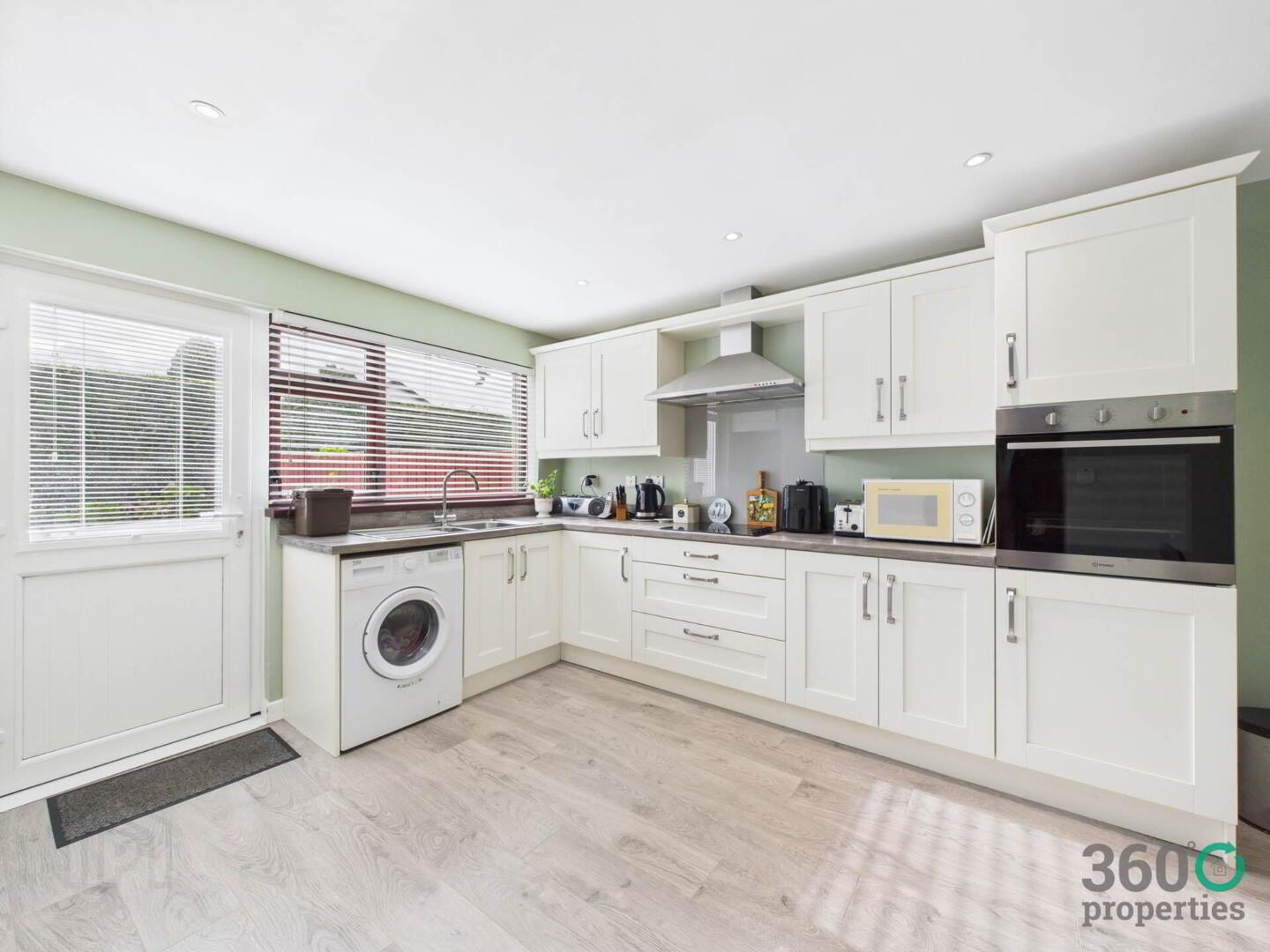 2 Wood Green Avenue 3 of 17