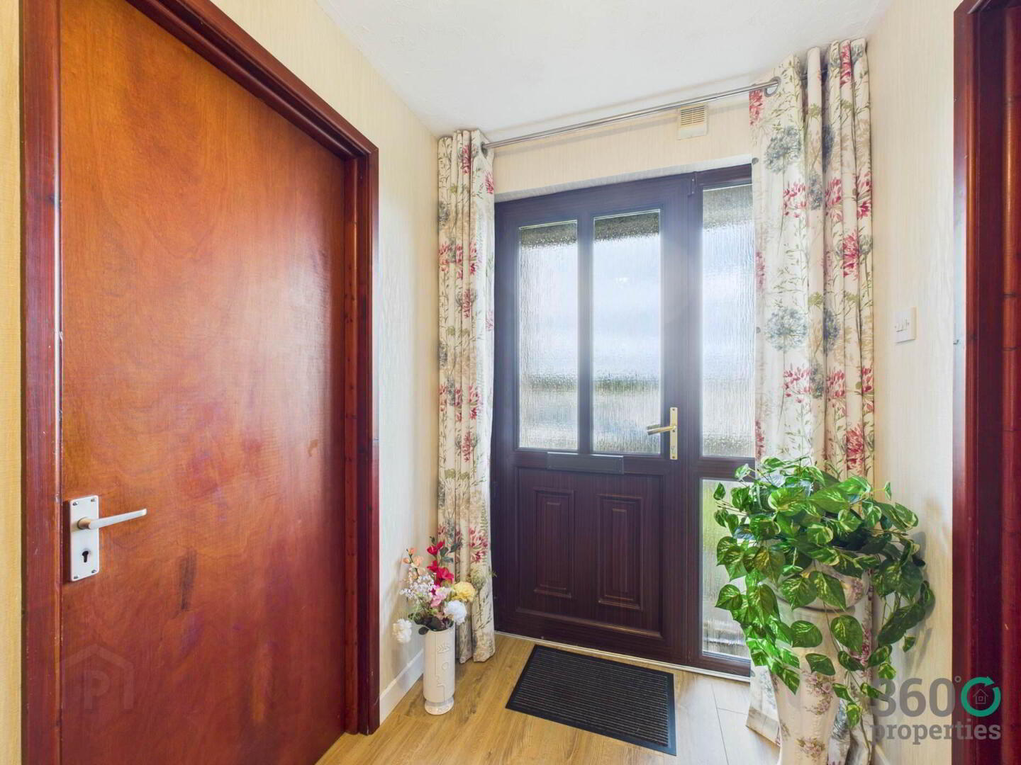 2 Wood Green Avenue 2 of 17