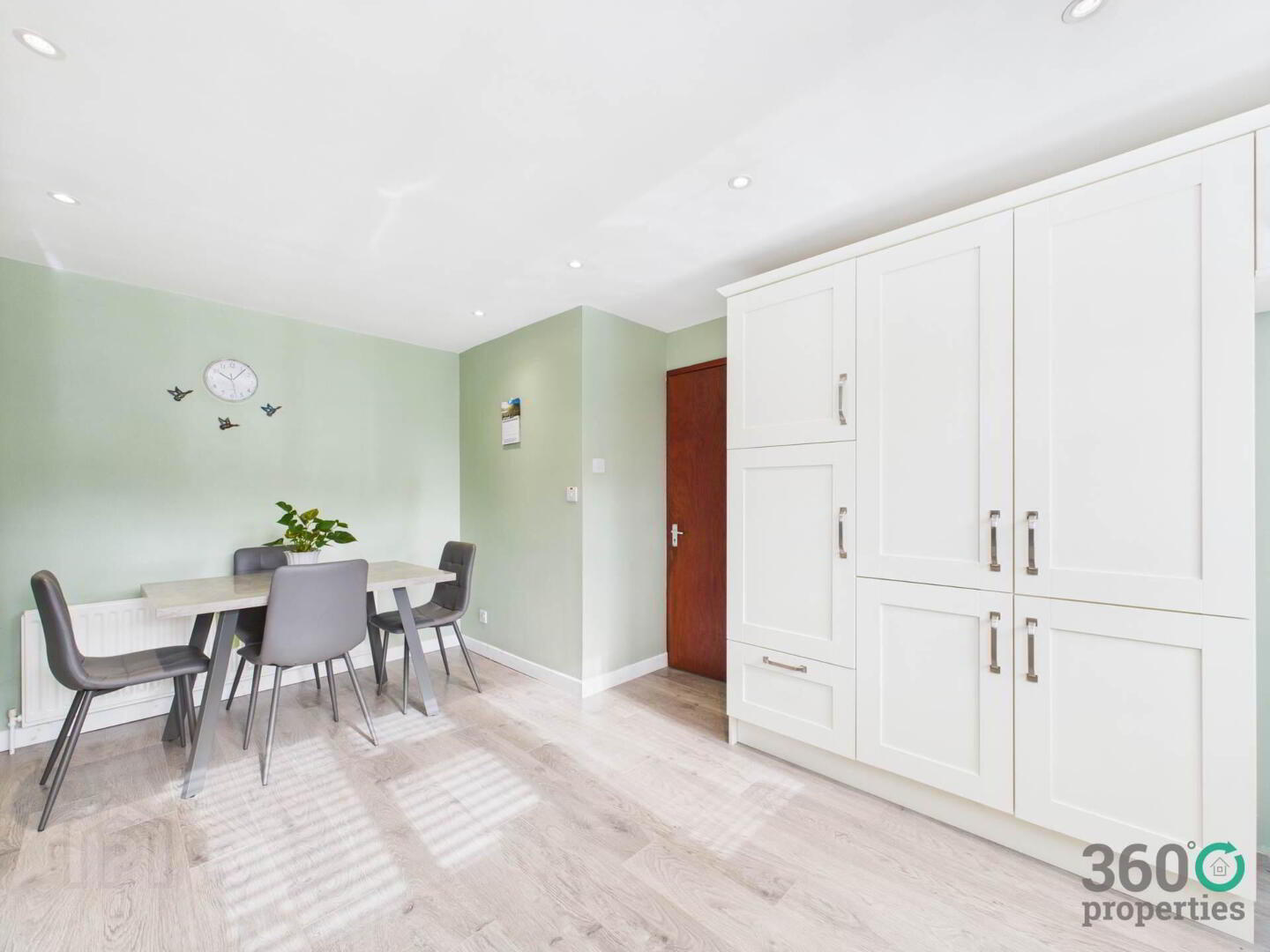 2 Wood Green Avenue 6 of 17