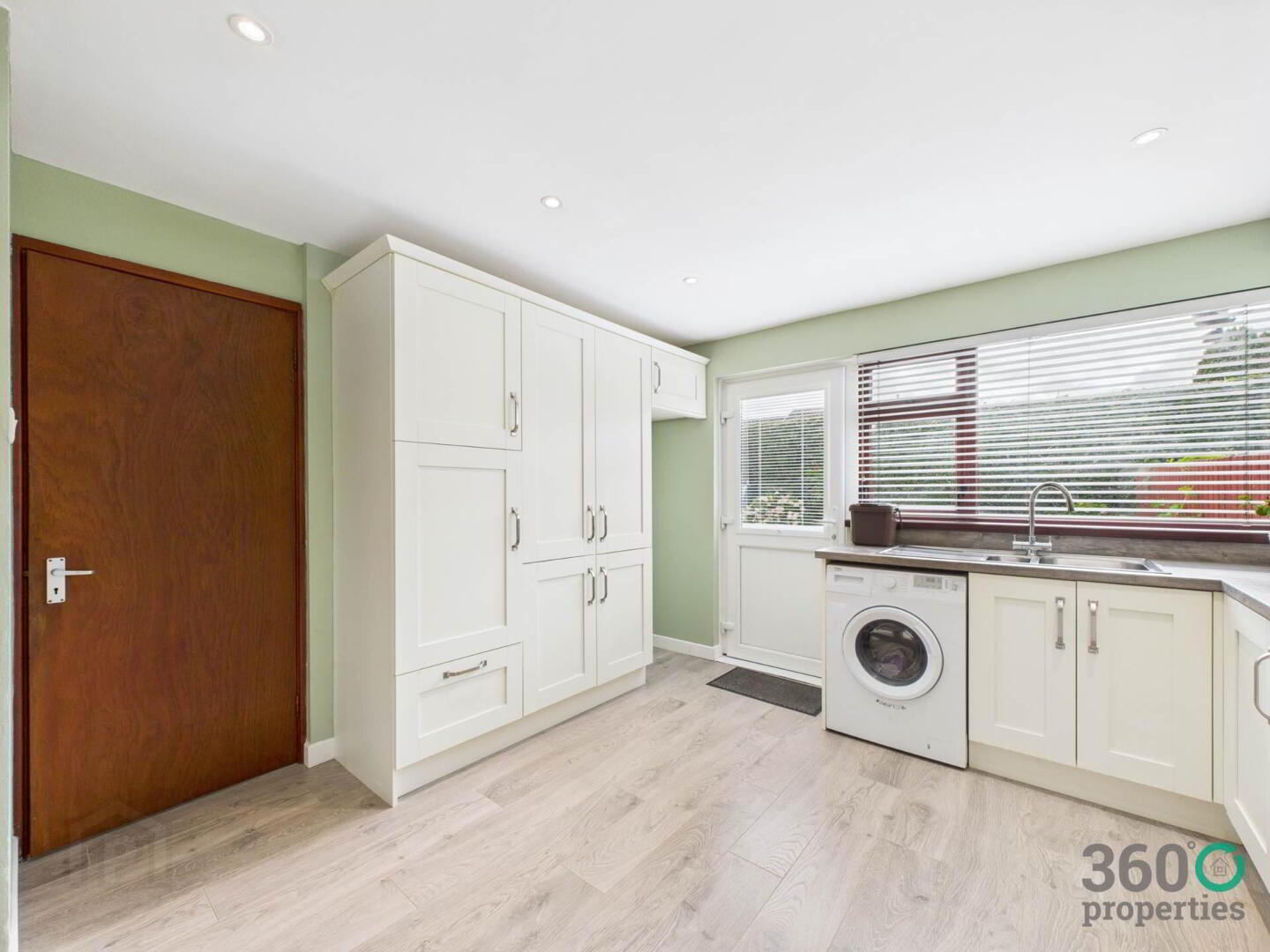 2 Wood Green Avenue 5 of 17