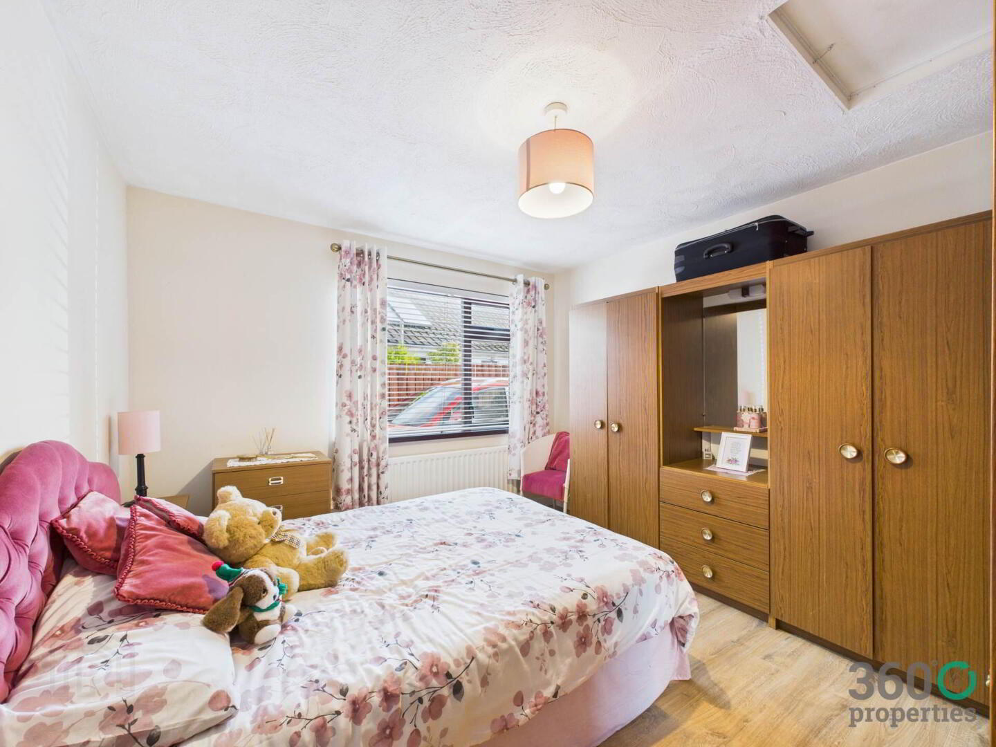 2 Wood Green Avenue 9 of 17