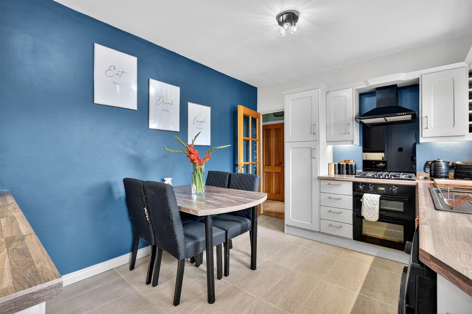 22 Bow Street 10 of 28