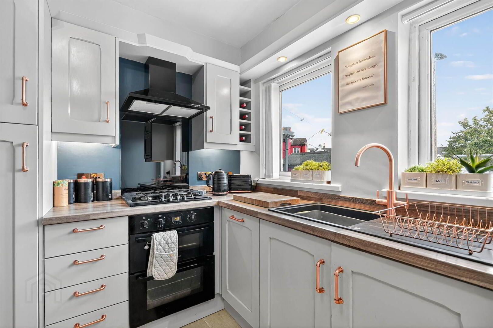 22 Bow Street 11 of 28