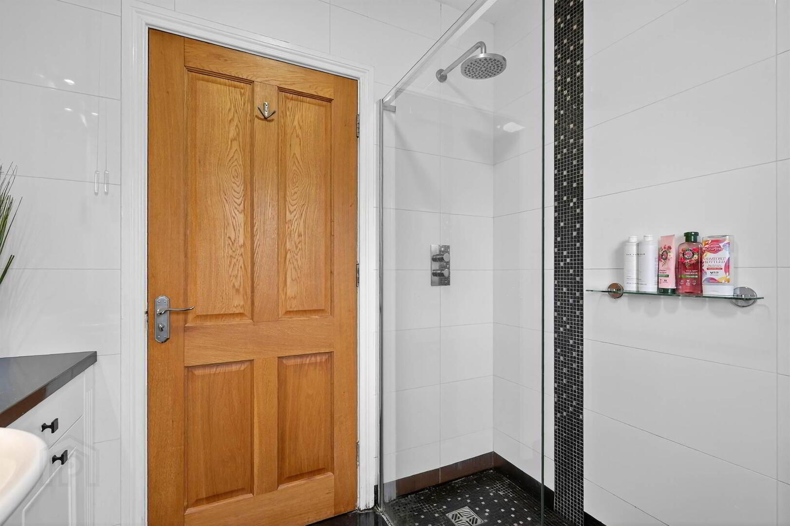 22 Bow Street 17 of 28