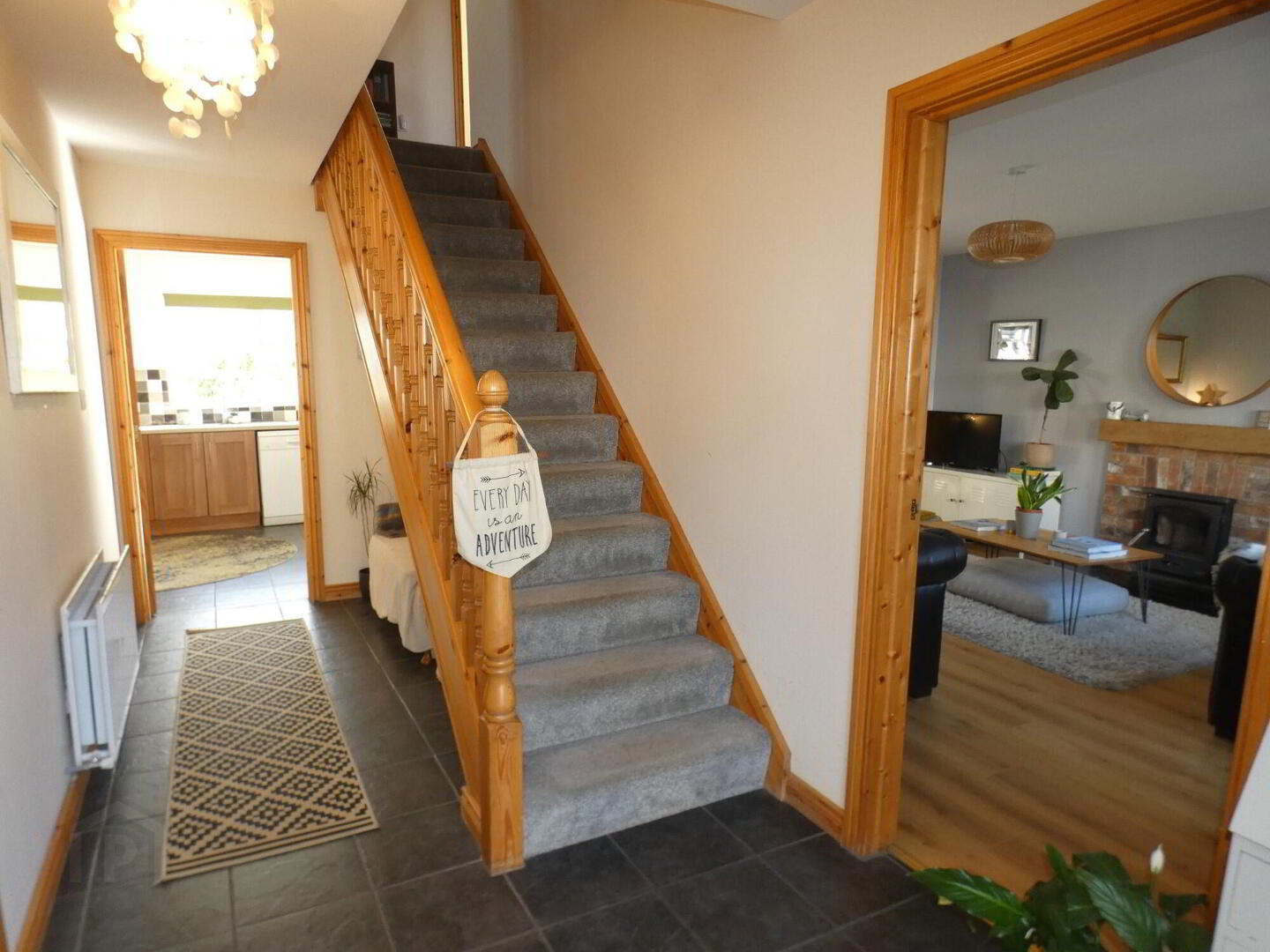 1 Castlewood Crescent 5 of 36