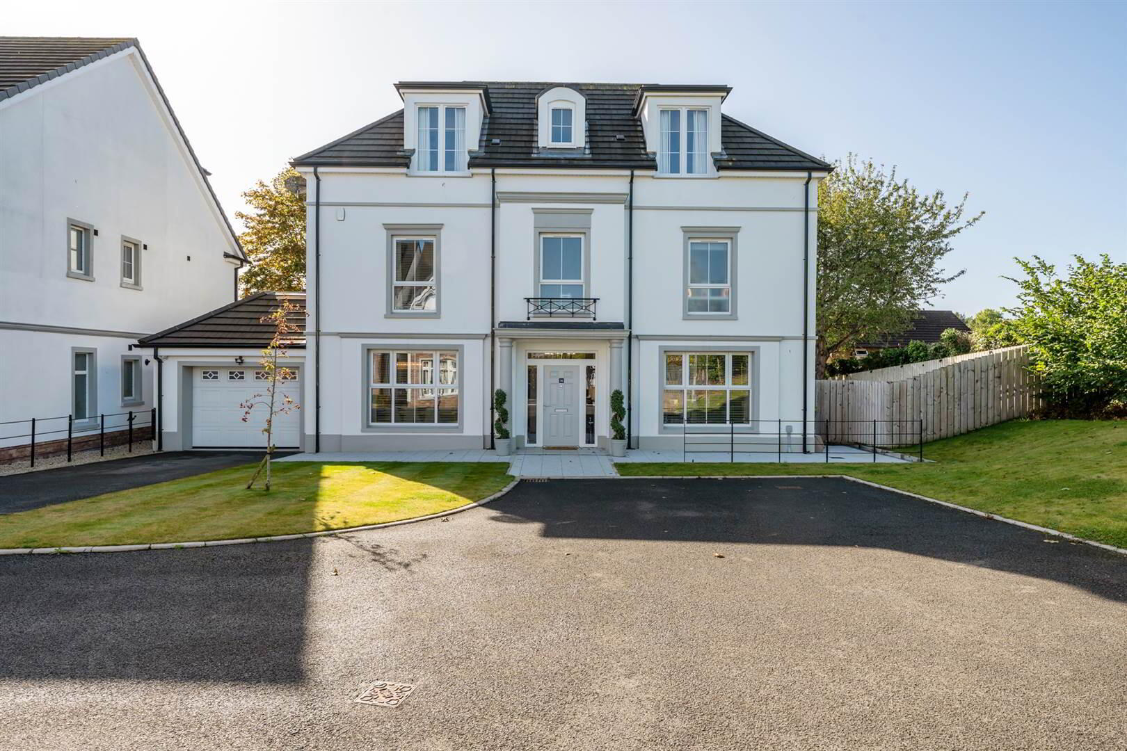 36 Rosepark Gardens 1 of 17