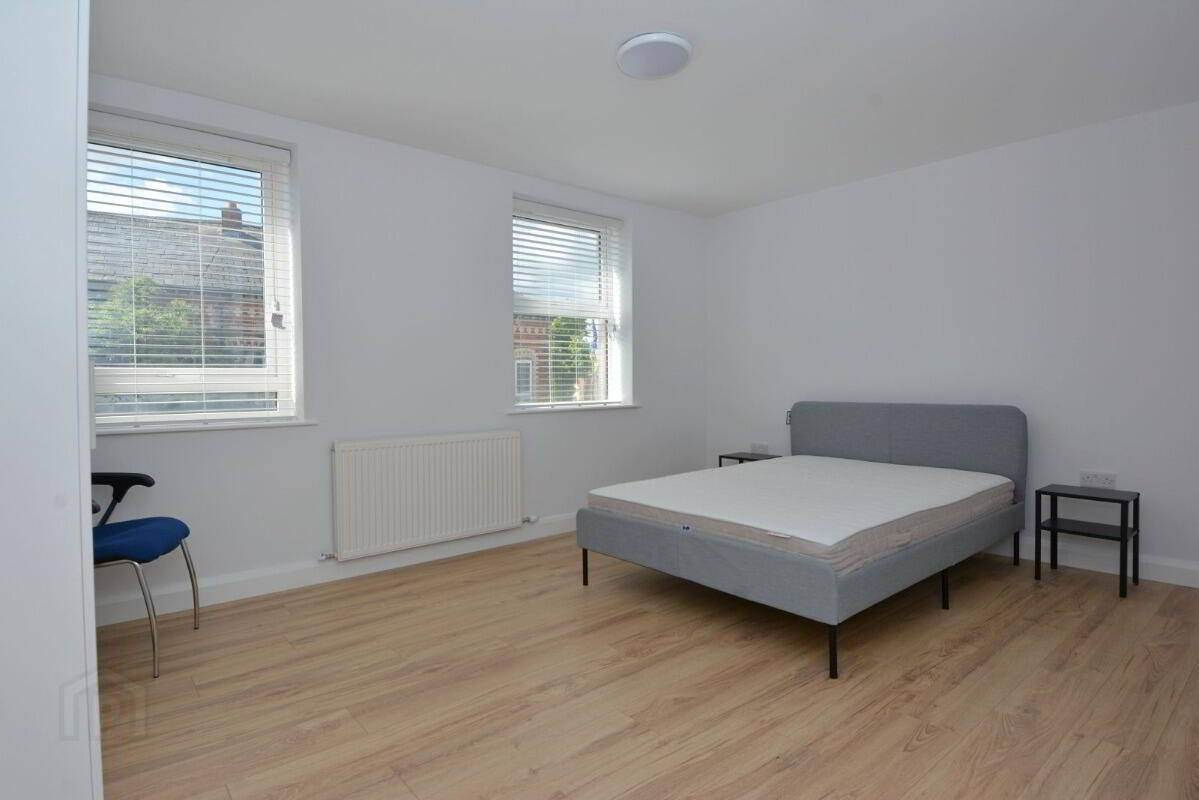 Apt 1, 255 Roden Street 7 of 10