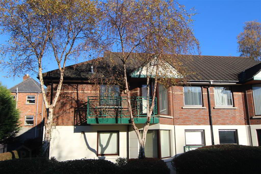 35 Ashleigh Manor 1 of 8