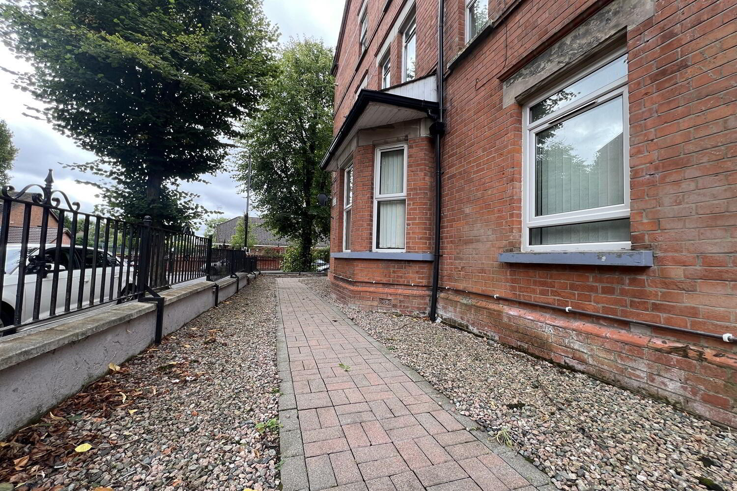 Flat 3, 6 Glandore Avenue 4 of 13