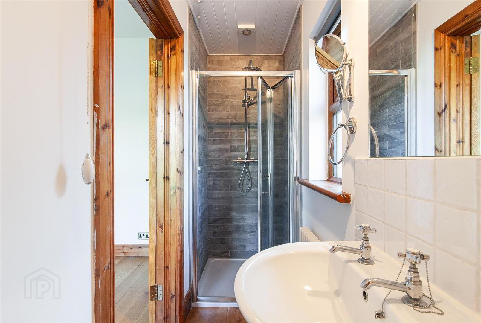 14 Falcon Avenue 15 of 24