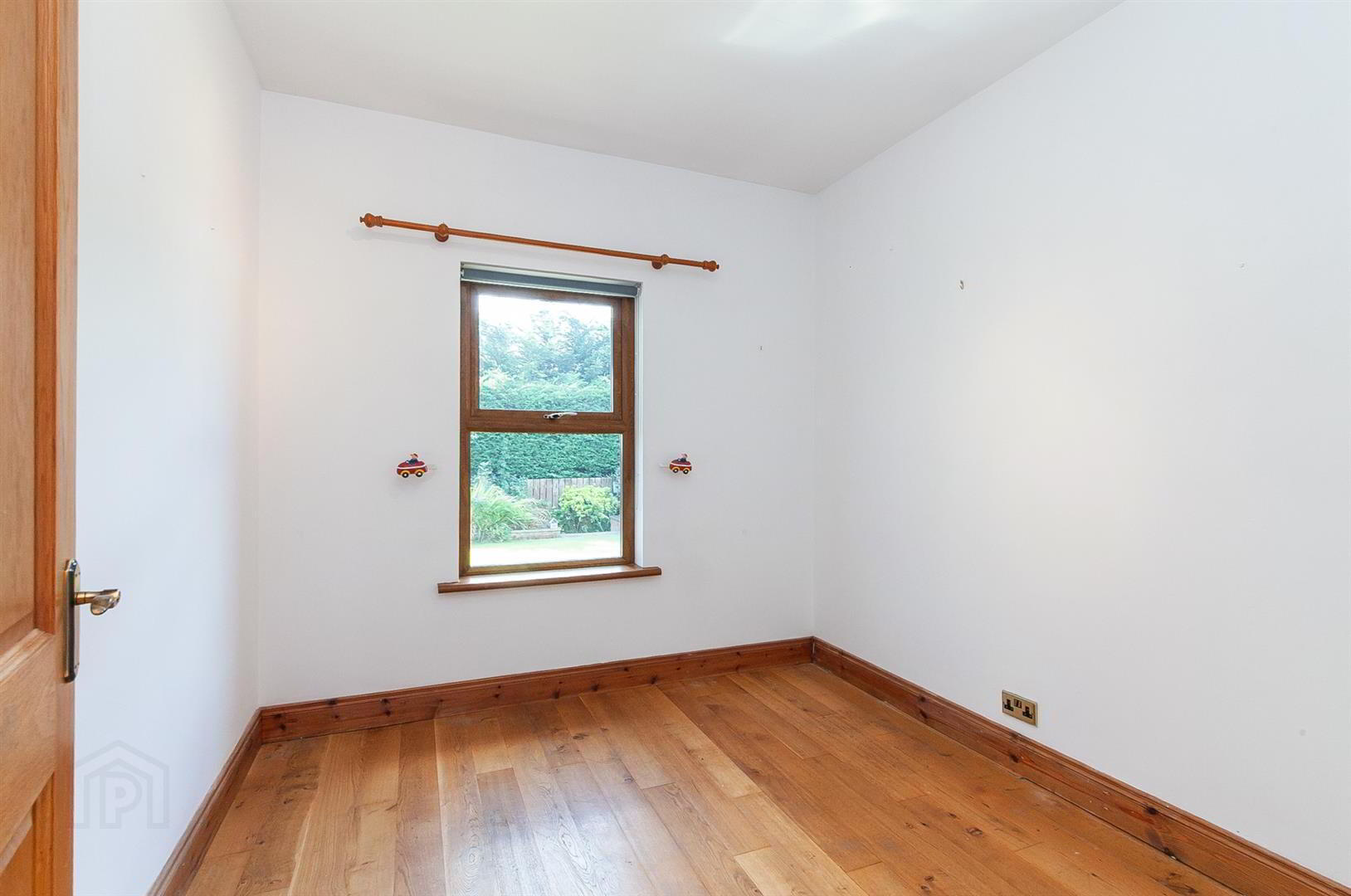 14 Falcon Avenue 16 of 24